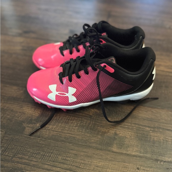 Under Armour Kids Softball cleats in Pink and Black - Picture 1 of 3